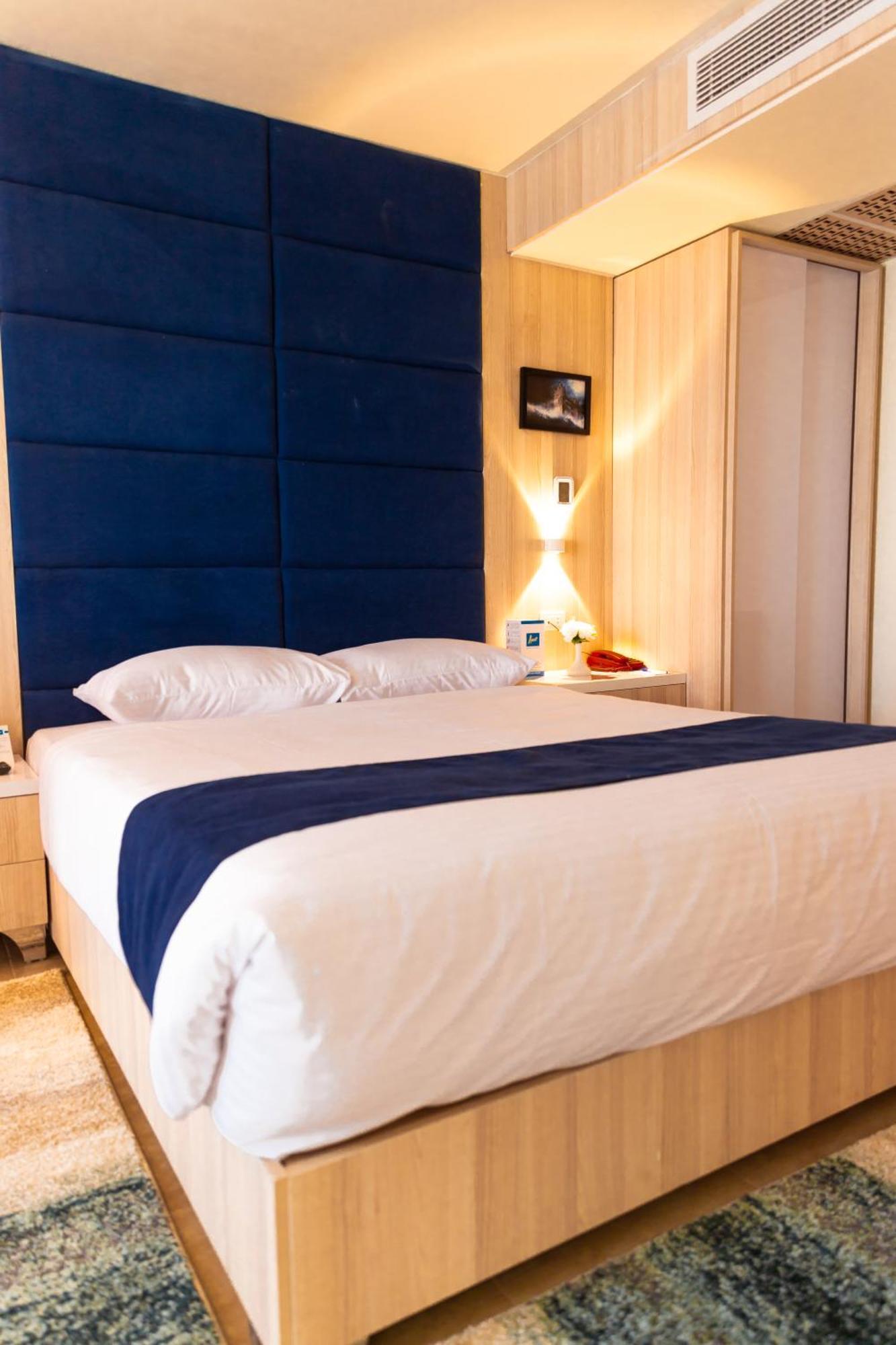 Al Fanar Azur Hotel Suwhaj 外观 照片